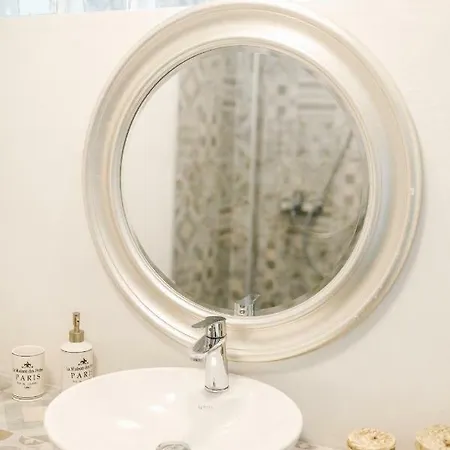 Feriehus Achinos Guest House,